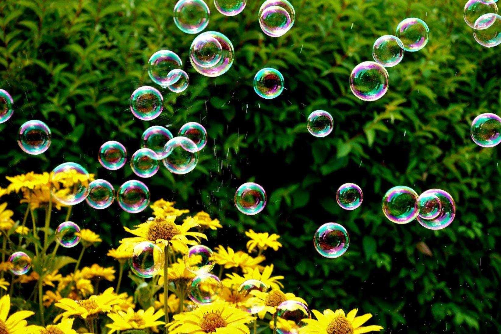 Мыльные пузыри летом