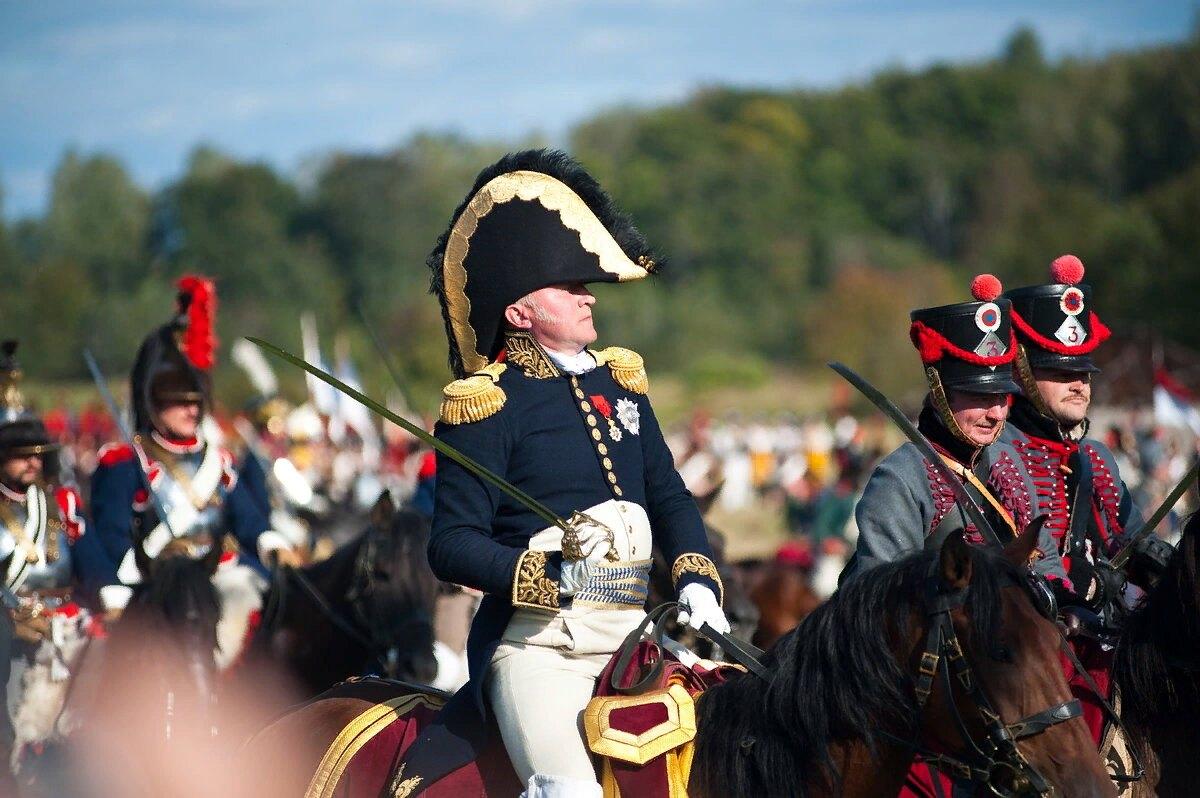 1812 бородинское. Французы 1812 Бородино. Бородинское сражение. Кутузов реконструкция Бородино. Командир Бородино.