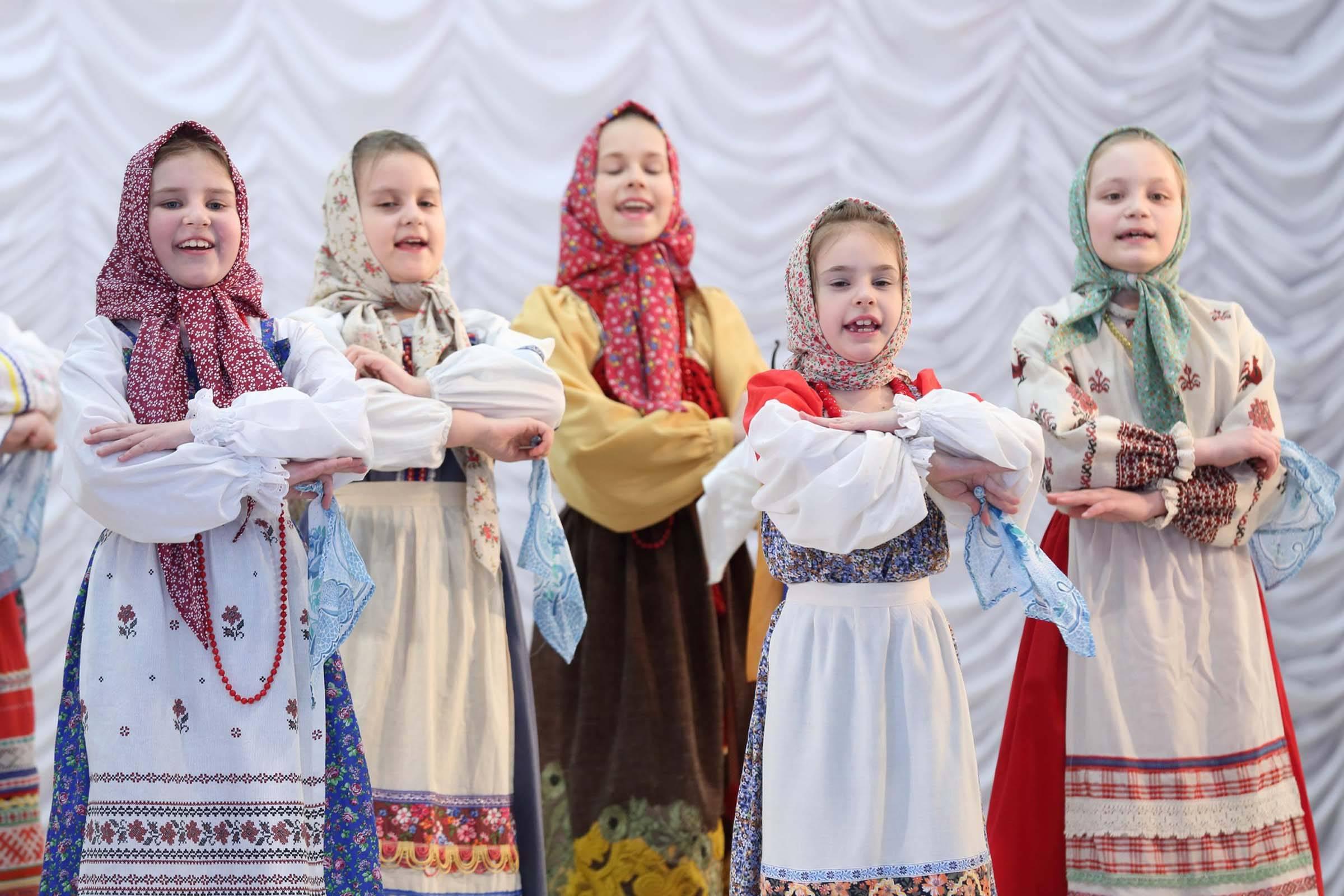 Русские народные петь. Народное пение. Русское народное пение. Народный вокал. Пение народное пение.