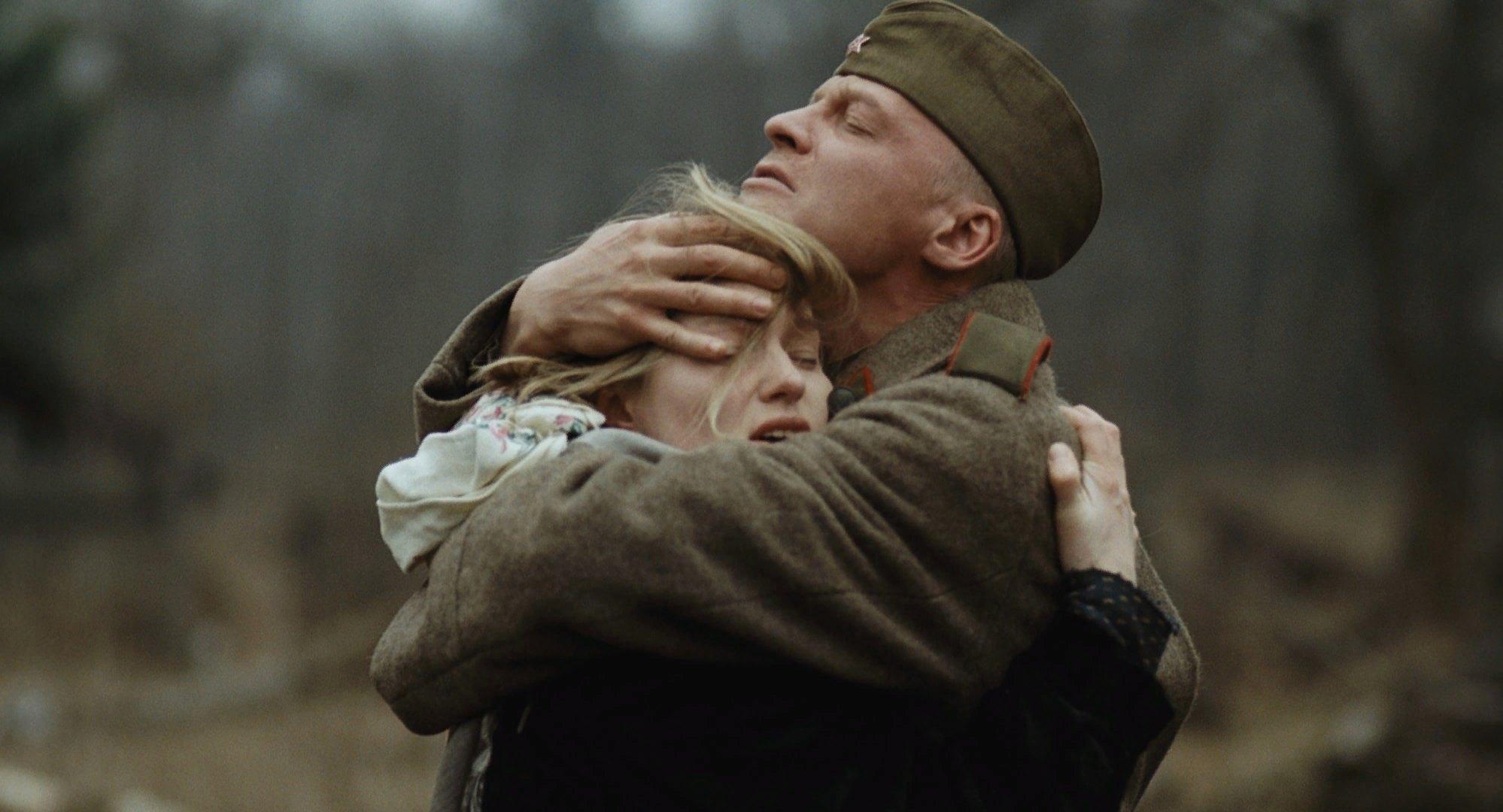 Любовь в годы великой отечественной войны. Солдат вернулся с фронта. Прощание с солдатом.