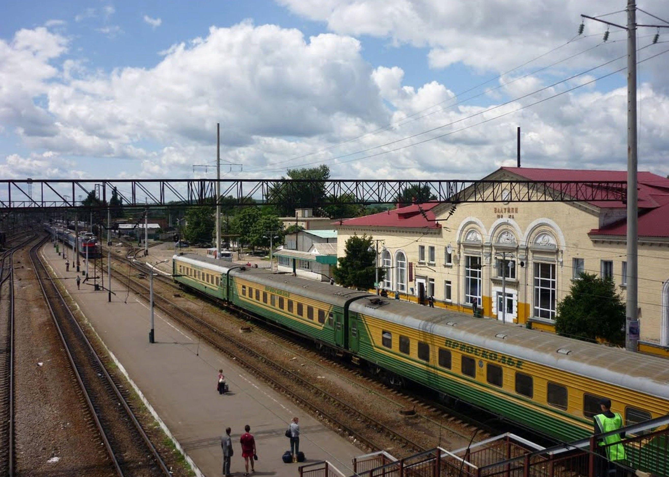 Станция валуйки. Станция вокзал Валуйки ЮВЖД. Станция Валуйки Белгородской области. Валуйки Белгородская область вокзал.