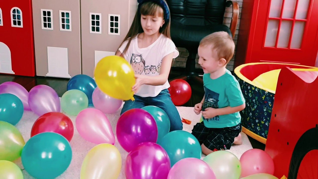 Можно шарики включить. Дети лопают шарики. Дети лопают шарики в ДОУ. Игра соревнования за разноцветными шариками. Сценарий развлекательная игровая программа « разноцветные шары»..