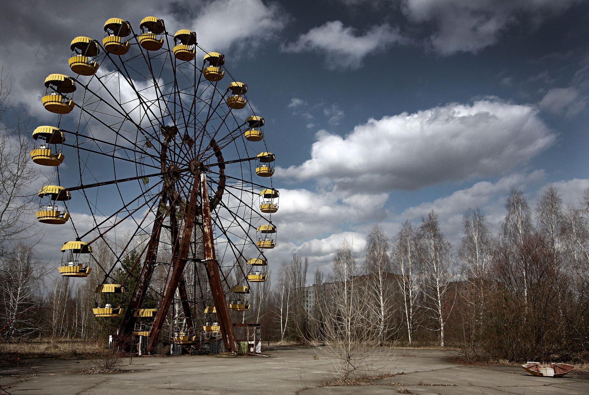 Http chernobyl. Чернобыльская АЭС колесо обозрения. Колесо обозрения Припять 1986. Припять зона отчуждения. Чернобыль Припять.