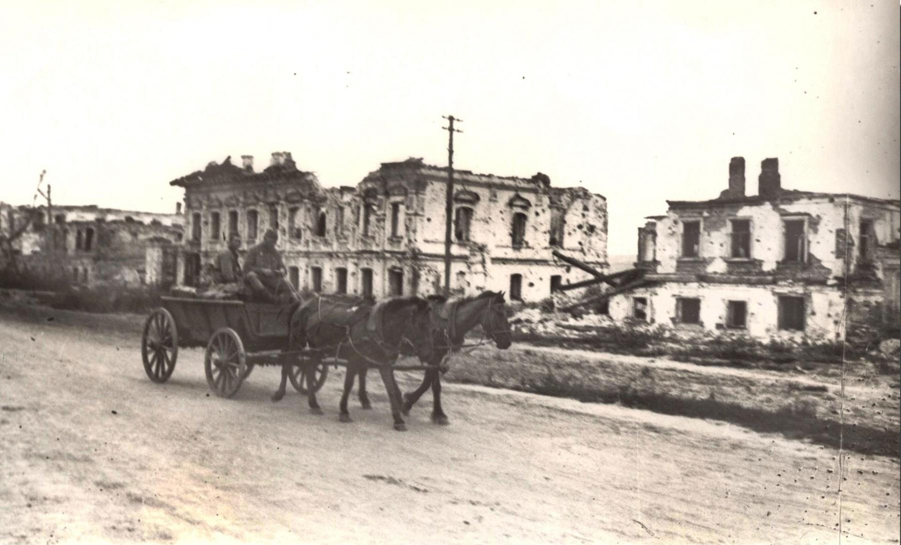 Немцы вошли в город белгород. Освобожденный Белгород 1943. Город Белгород 1943. Белгород 1945. Белгород в оккупации ВОВ.