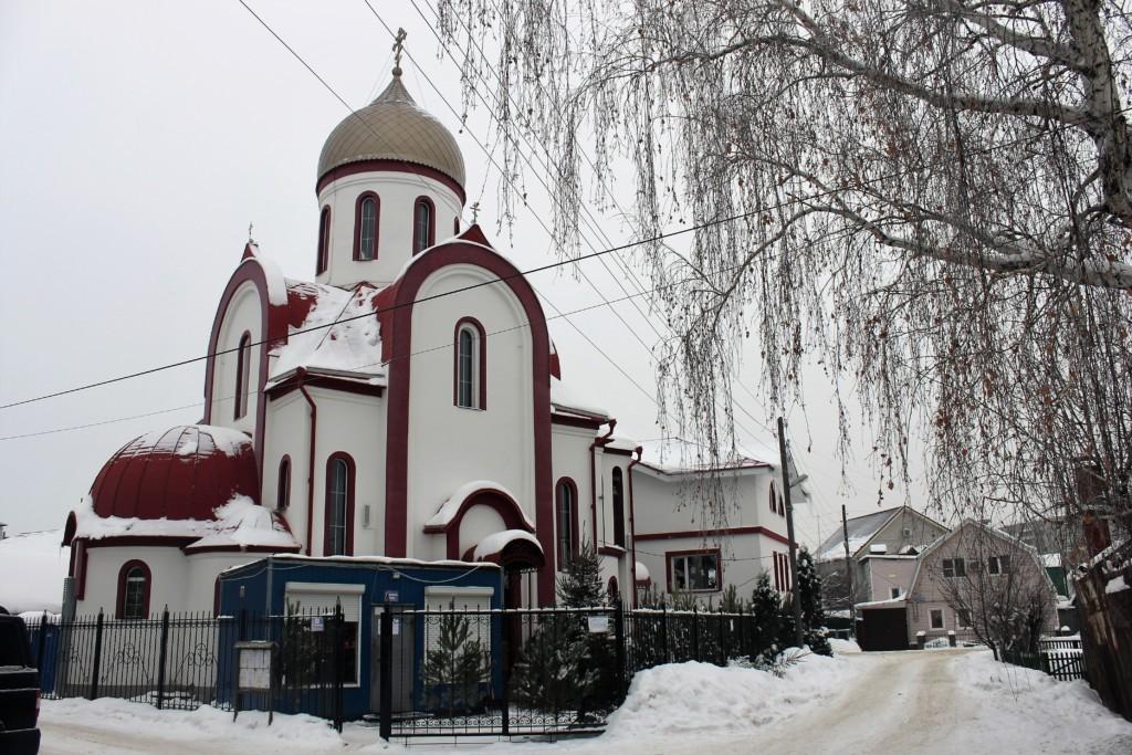 Храме в честь великомученика георгия победоносца. Храм Георгия Победоносца в Воронеже. Храм Святого великомученика Георгия Победоносца Курск. Георгиевская Церковь Воронеж. Храм Георгия Победоносца старый Оскол.