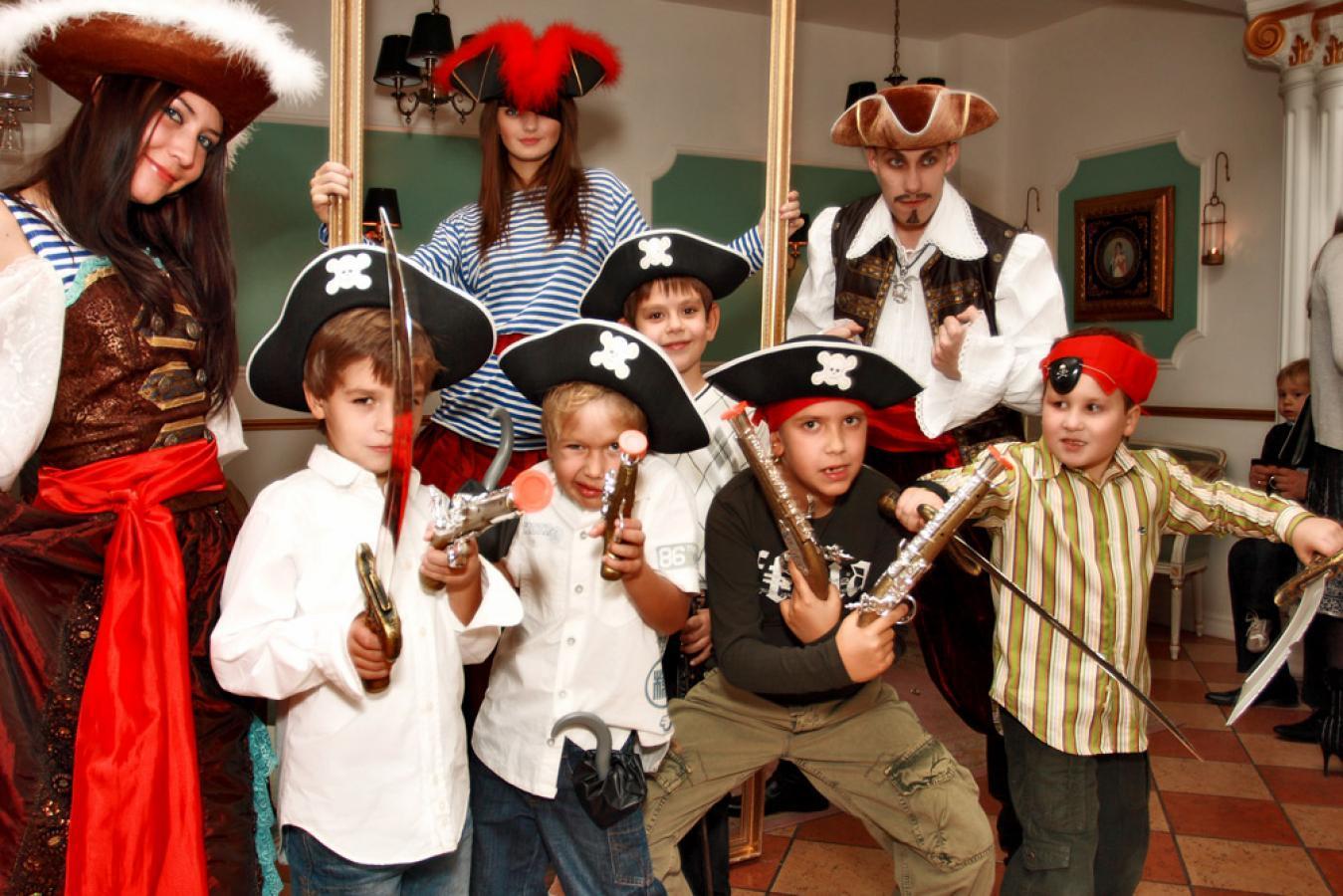 Тематический час сценарий. Вечеринка в стиле пиратов. Детская Пиратская вечеринка. Вечеринка в пиратском стиле для детей. Корпоратив в стиле пиратов.