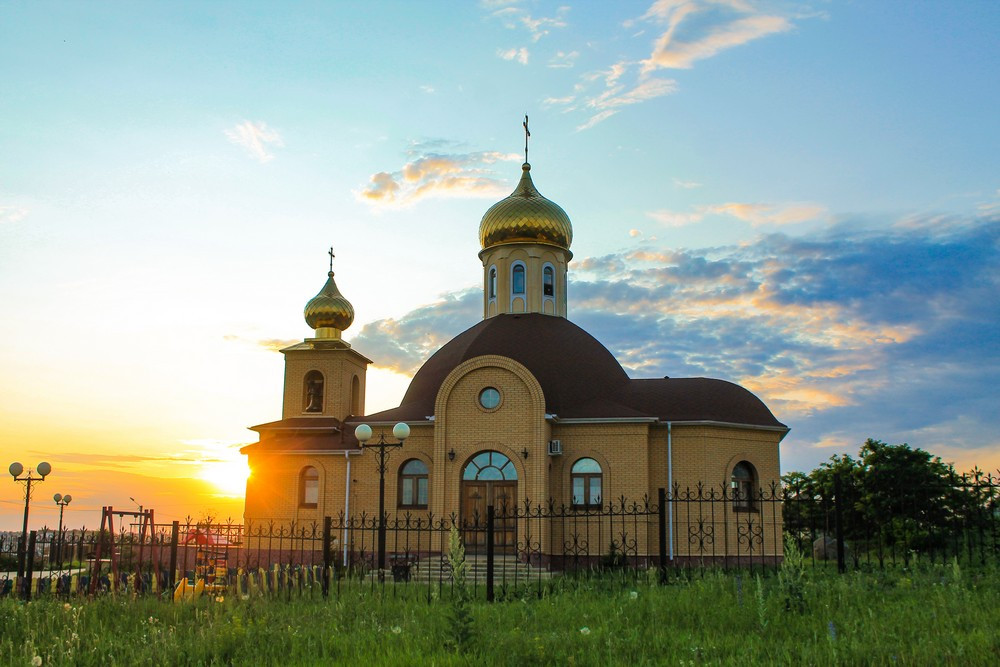 Вознесенский храм старый оскол. Вознесенская Церковь старый Оскол. Храм Вознесения Господня старый Оскол.