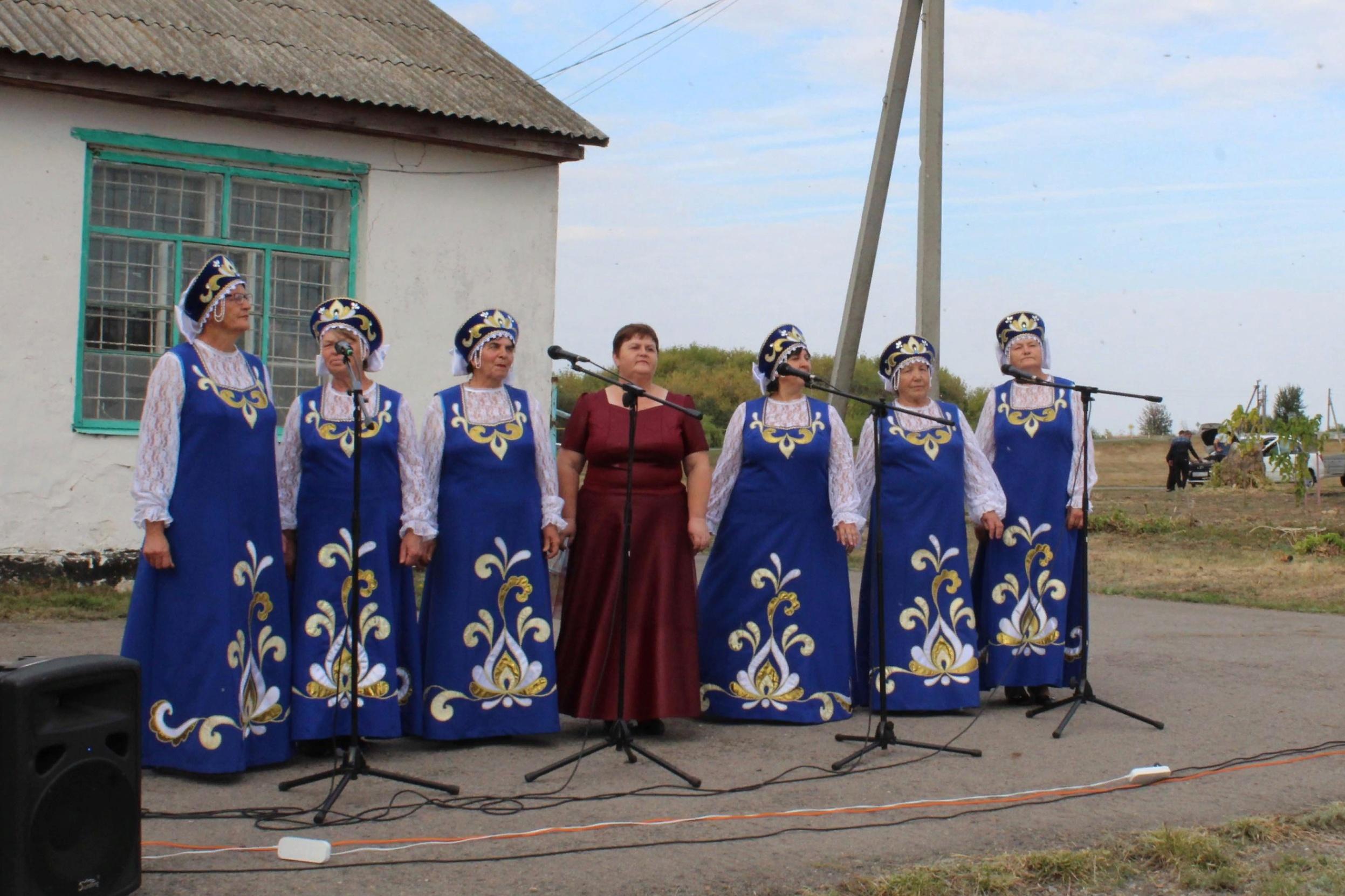 Новокубанское хутор кирова. С праздником хутора. Малакеевский ЦКР. Хиди Хутор праздник. День хутора.