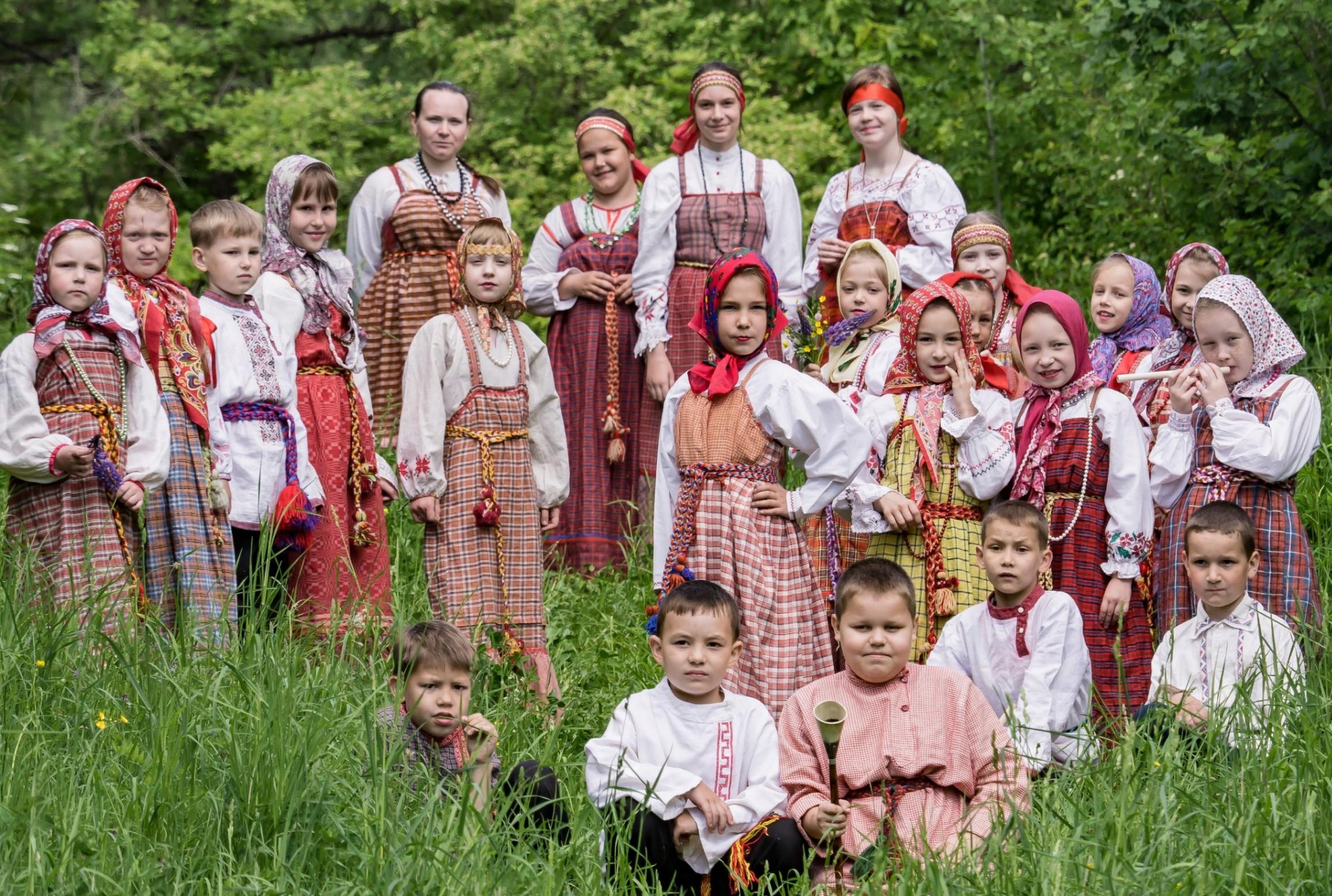 Группа фольклора. Ансамбль гостинец Нововятск. Фольклорный ансамбль. Детские фольклорные коллективы. Детский фольклорный ансамбль.