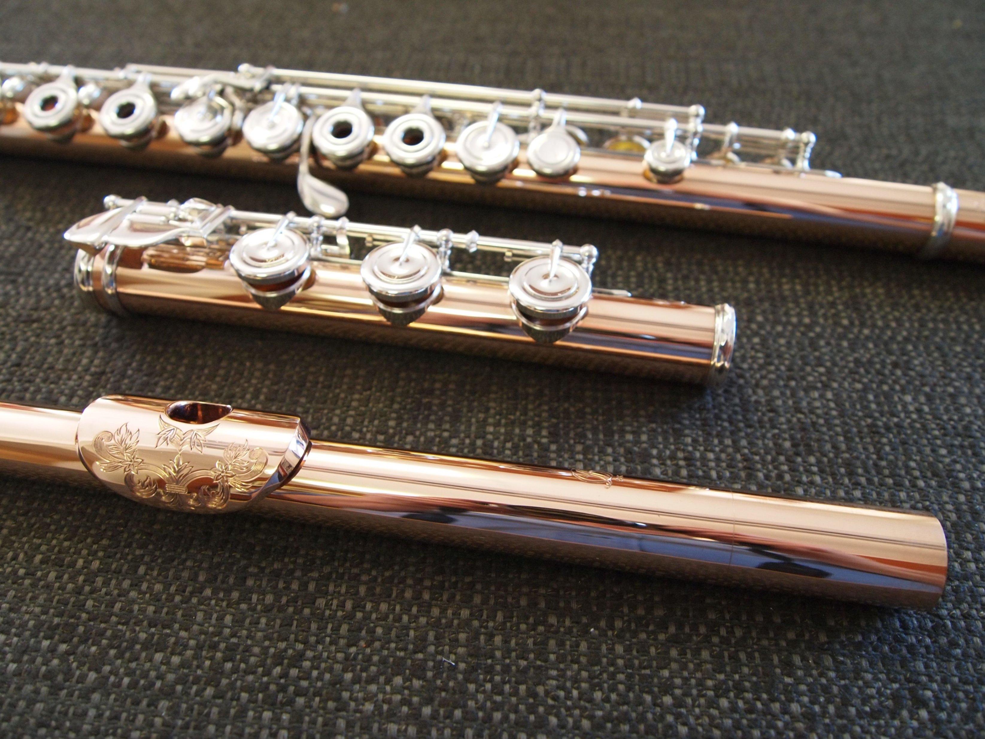 Золотая флейта россии. Флейта. Поперечная флейта. Флейта инструмент. Золотая флейта.