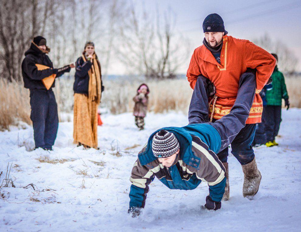 Спортивные состязания на масленицу. Зимние игры на природе. Зимние забавы на Масленицу. Масленица спортивные забавы. Народные забавы для детей.